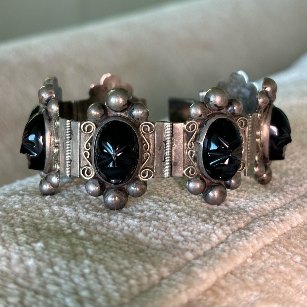 VINTAGE 925 Sterling black faces signed made in Mexico bracelet excellent
